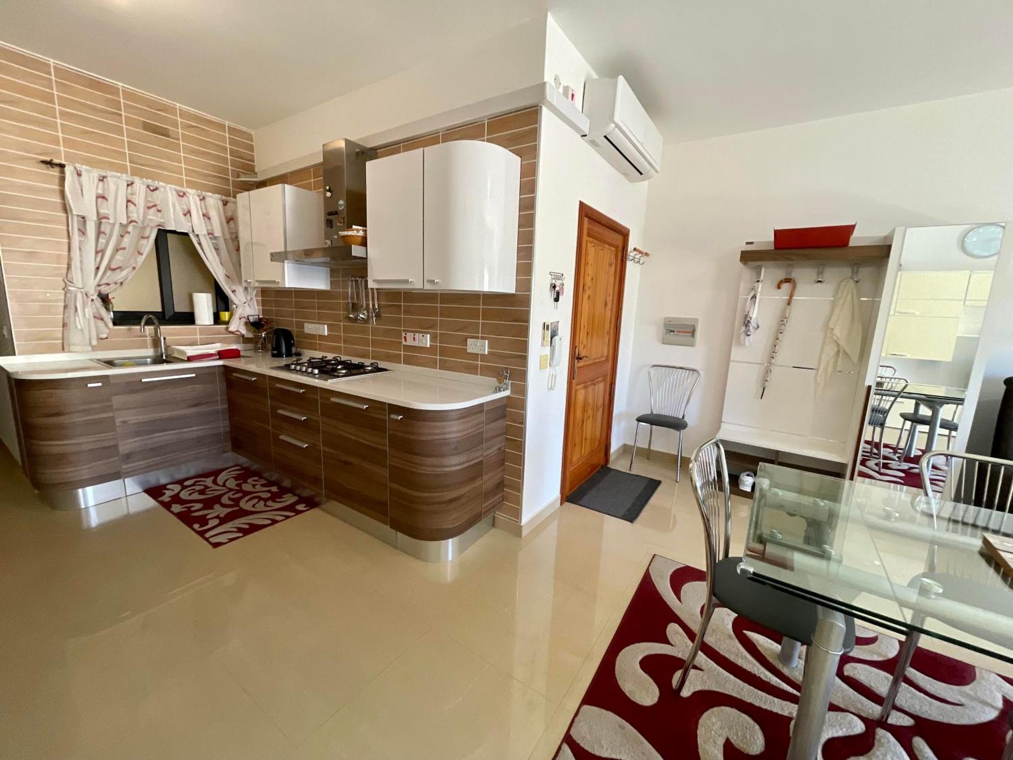 Modern Seaview Apartment *