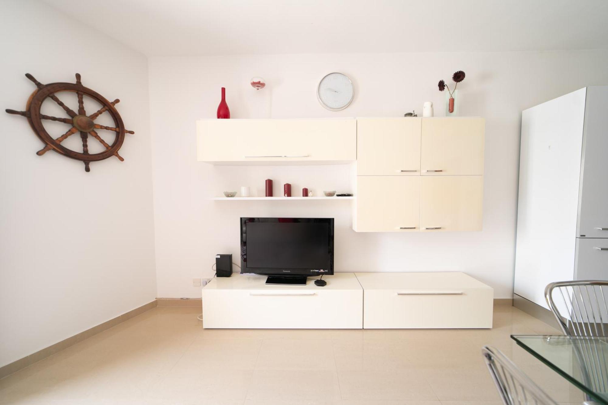 Modern Seaview Apartment *