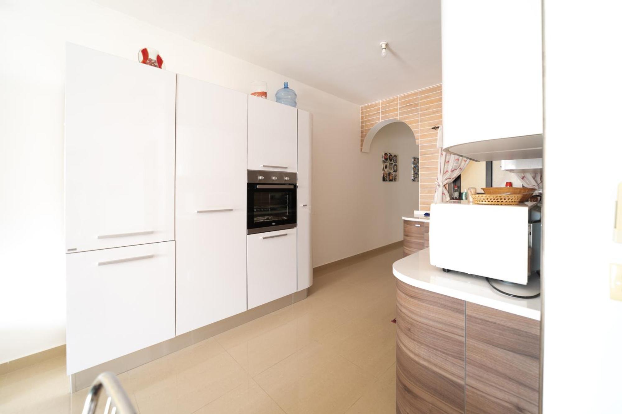 Modern Seaview Apartment *